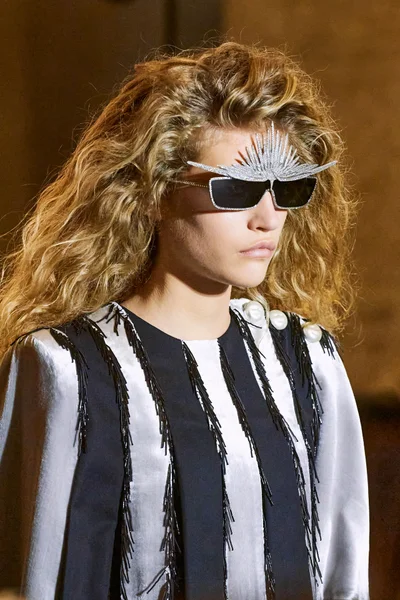 Look 8